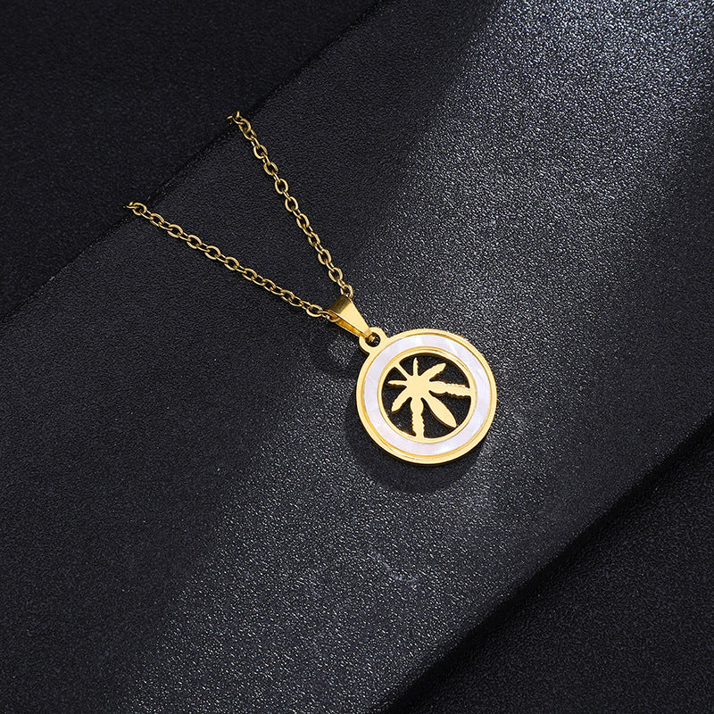 Collana pendente minimalista a foglia d'acero in acciaio inossidabile con finitura placcata per uomo e donna, collana con catena a maglie adatta per maglioni e stratificazione