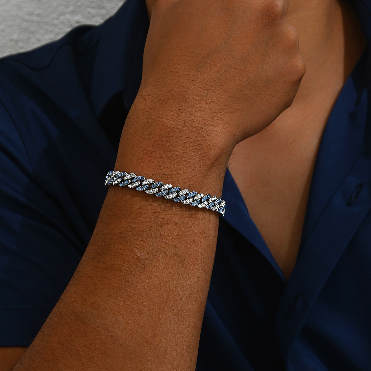Bracciale da uomo alla moda geometrico irregolare in lega di zinco a catena cubana con intarsio di strass
