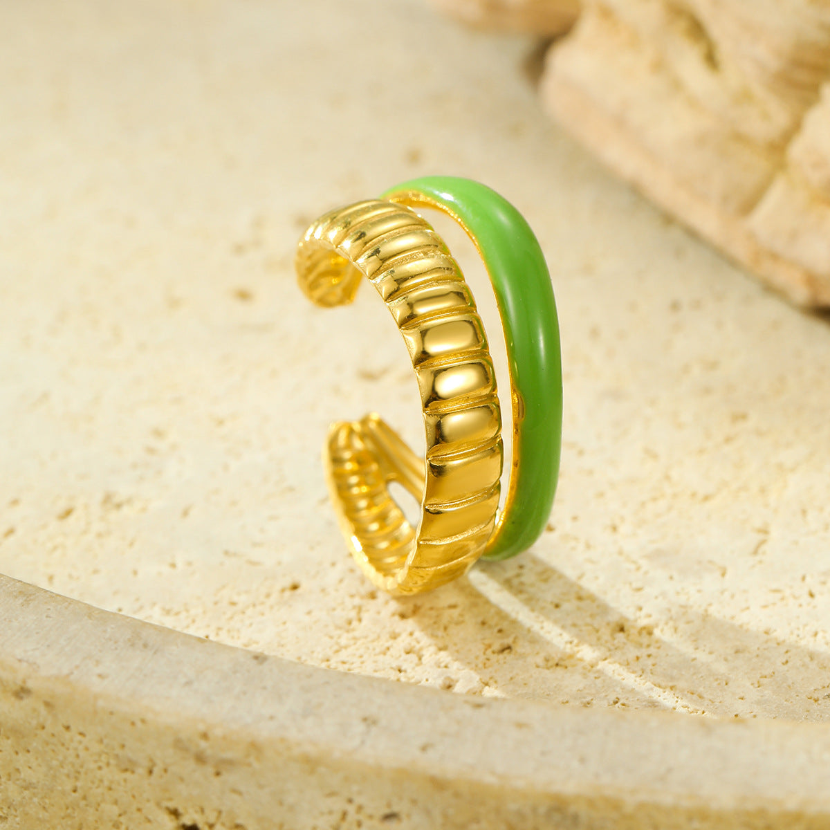 Anello da donna in acciaio inossidabile placcato oro 18 carati con doppia striscia smaltata verde, stile Fashion OL