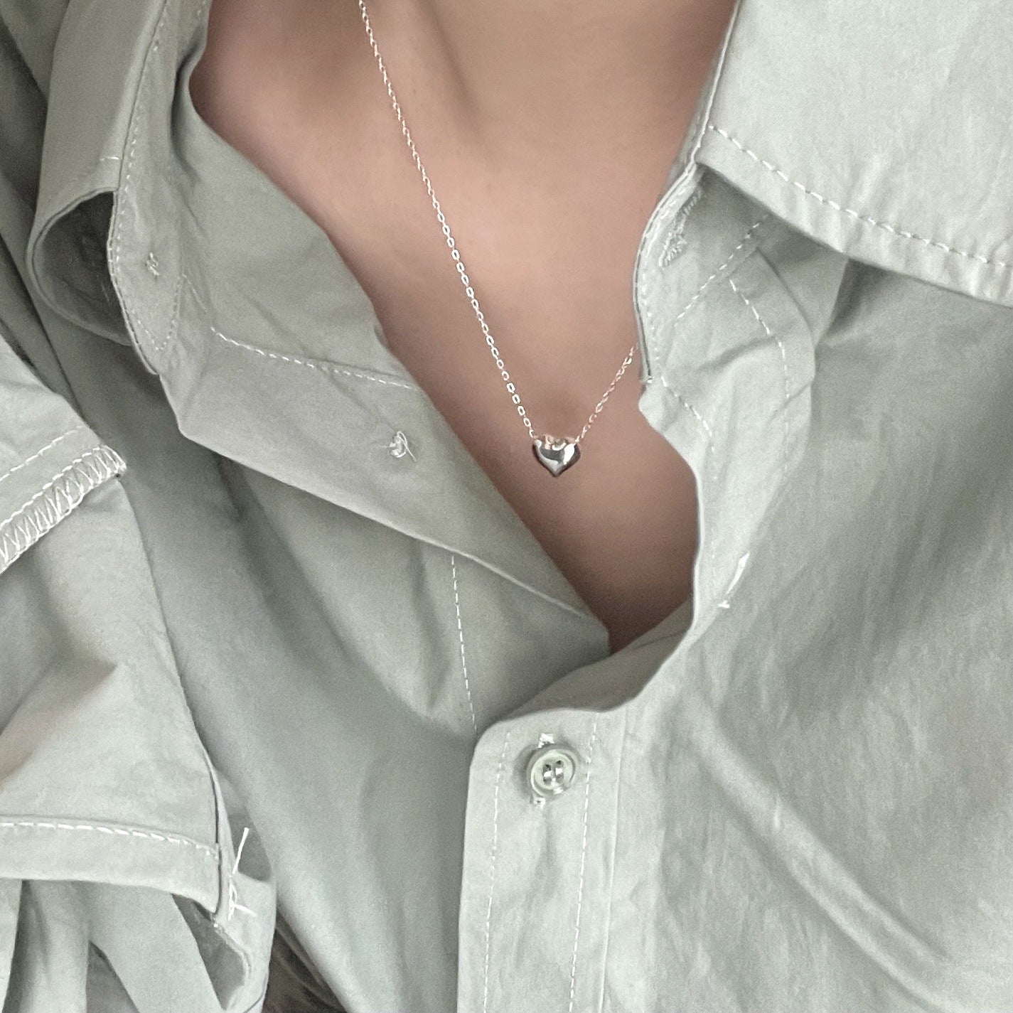 Collana da donna a forma di cuore in argento sterling 925, dal design minimalista e dallo stile versatile