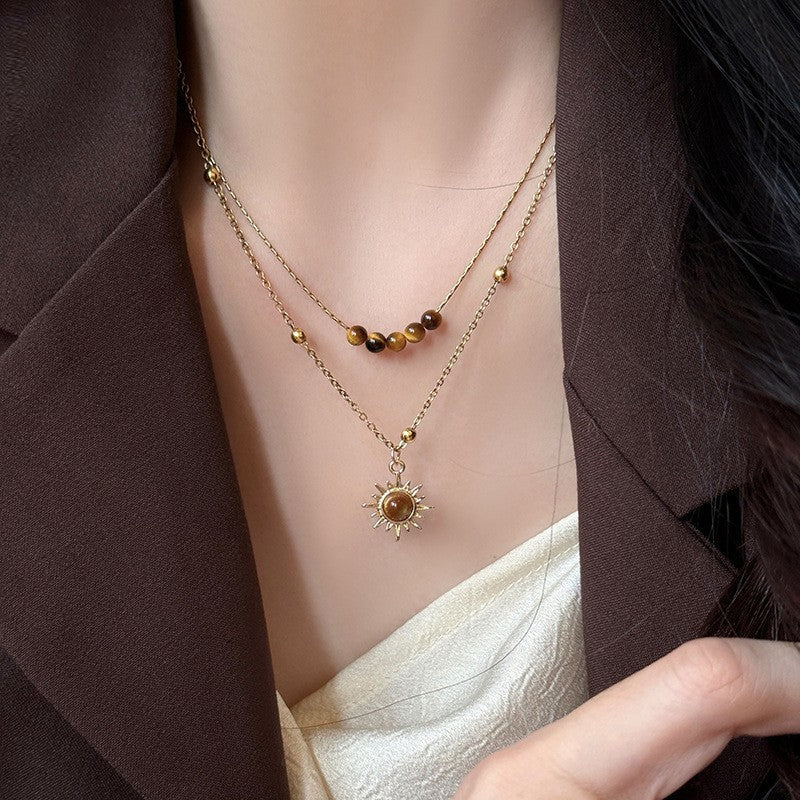 Collana pendente occhio di tigre in stile retrò con design geometrico da donna, catena a maglie color oro, accessorio minimalista di lusso