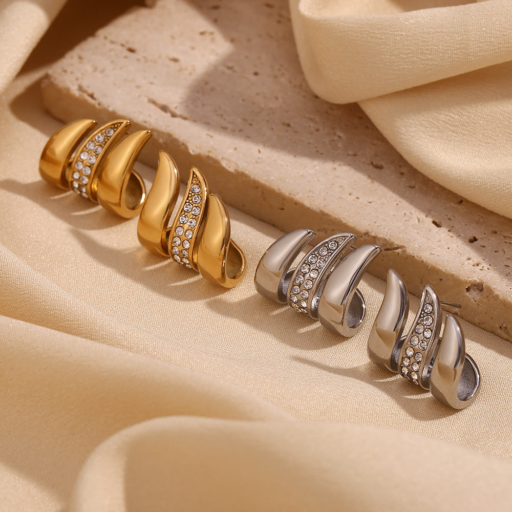 Orecchini a perno geometrici minimalisti in acciaio inossidabile con placcatura in oro 18K e dettagli in strass micro-pavé da donna