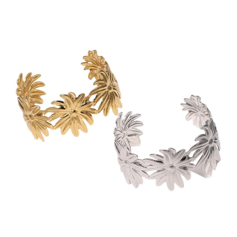 Minimalist Gold Plated Stainless Steel Daisy Bracelet for Women