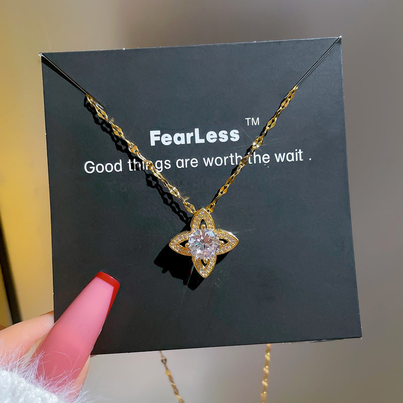 Collana con Pendente a Stella Geometrica in Acciaio al Titanio con Intarsi di Strass da Donna, Stile Lusso Minimalista