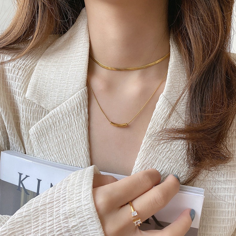 Collana Minimalista a Catena Serpentina a Doppio Strato in Acciaio al Titanio a Forma di Melanzana con Finitura Placcata da Donna