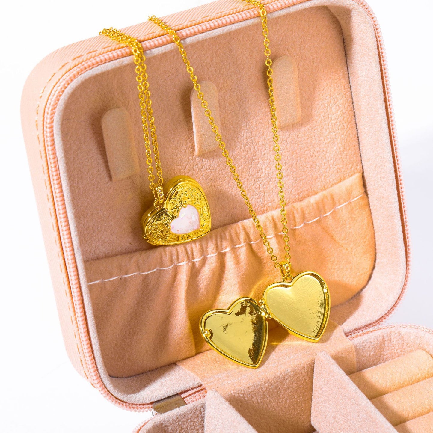 Vintage Heart-Shaped Opal Pendant Necklace in Copper with Electroplated Finish, O-Chain Locket Style Clavicle Chain
