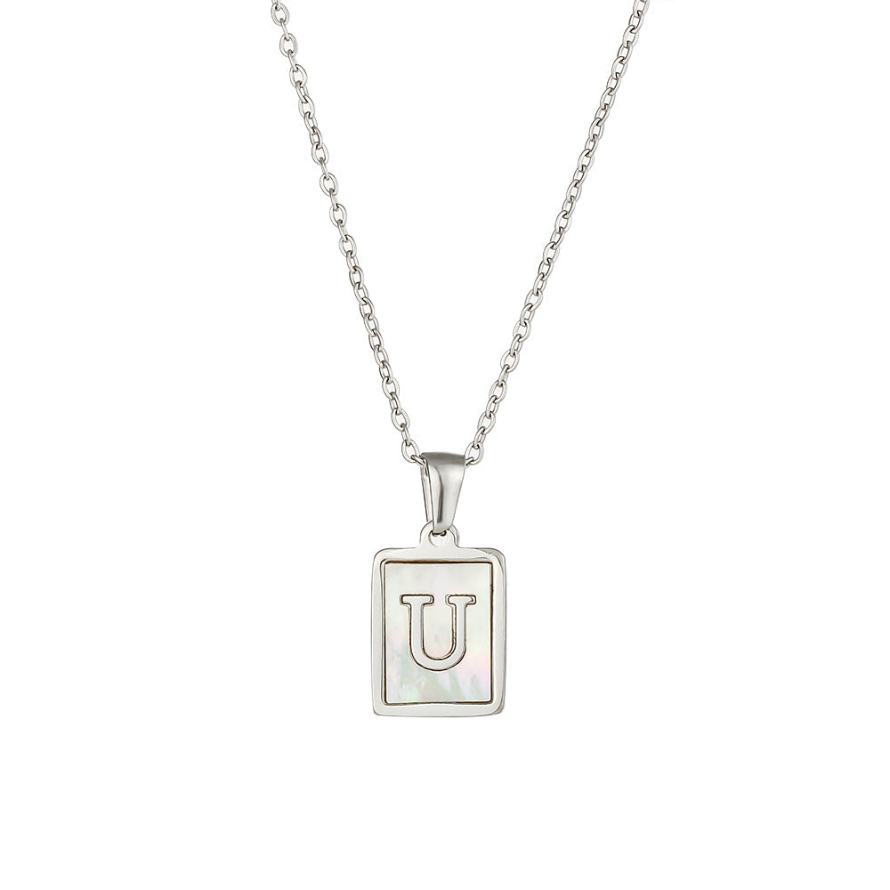 Collana con Ciondolo a Lettera Minimalista in Acciaio al Titanio per Donna con Finitura Galvanizzata e Intarsio in Madreperla Bianca Naturale