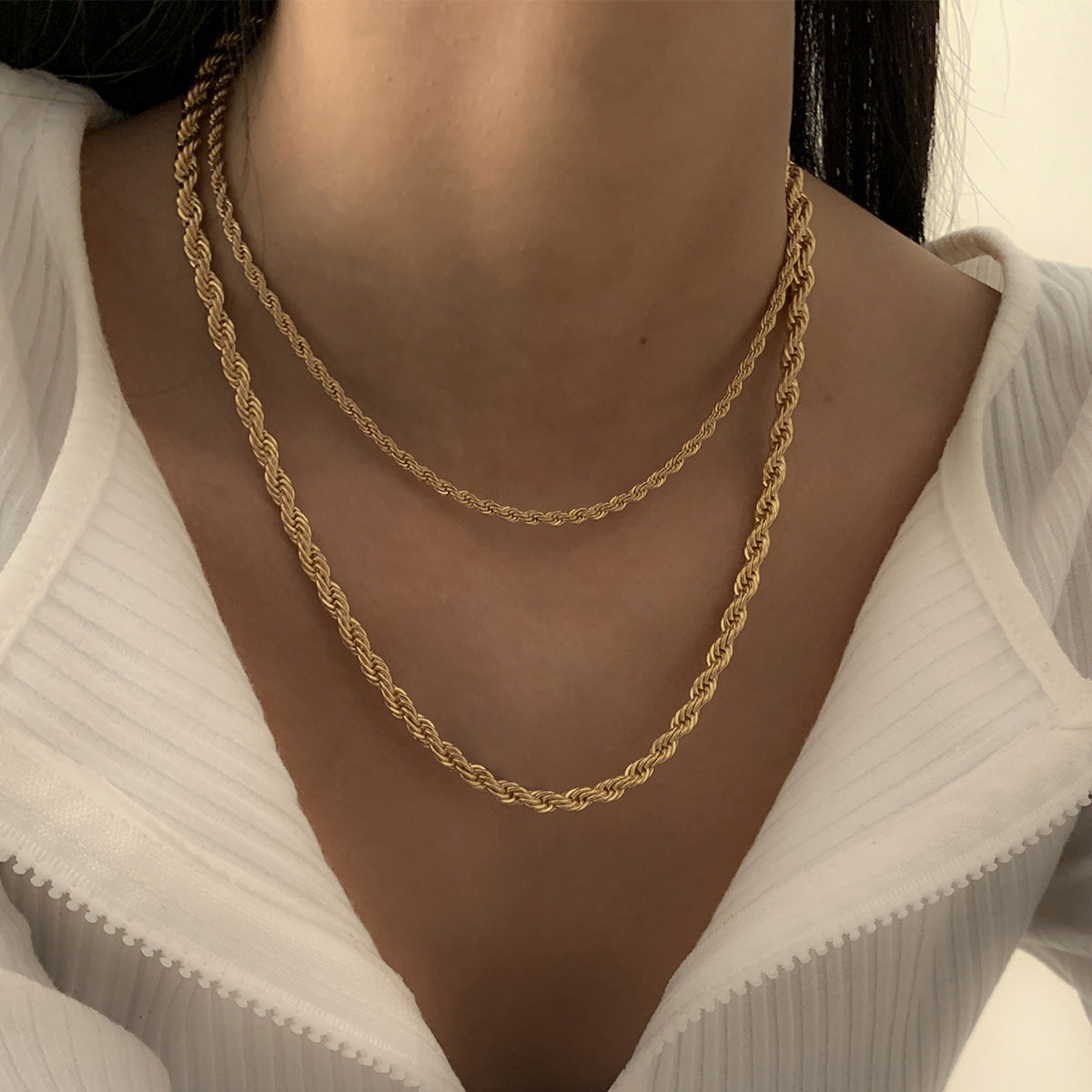 Collana da donna punk geometrica con catena intrecciata in ferro galvanizzato