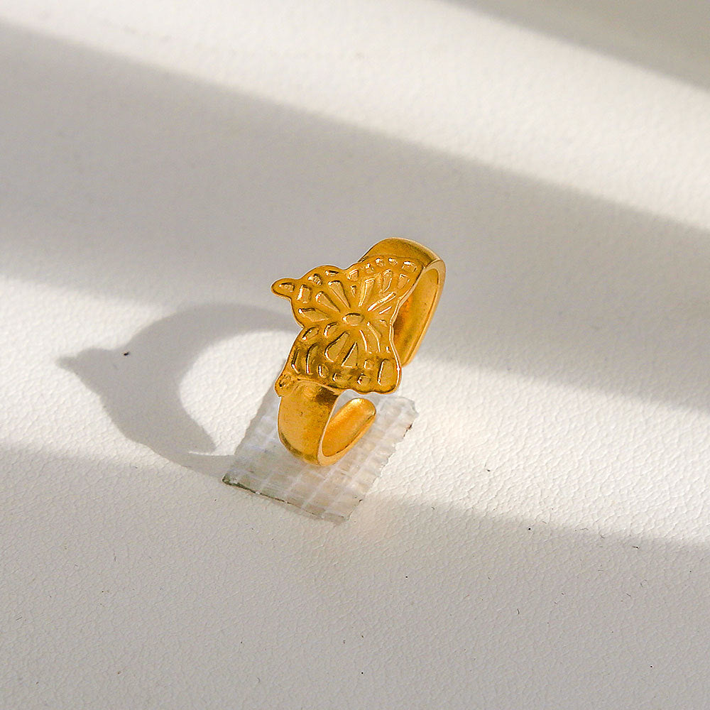 Anello di tendenza da donna in acciaio inossidabile geometrico placcato oro con perle e fiori stile Instagram