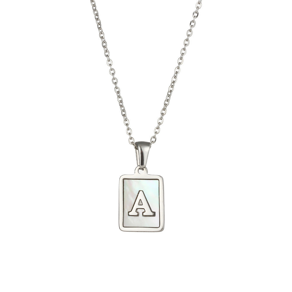Collana con Ciondolo a Lettera Minimalista in Acciaio al Titanio per Donna con Finitura Galvanizzata e Intarsio in Madreperla Bianca Naturale