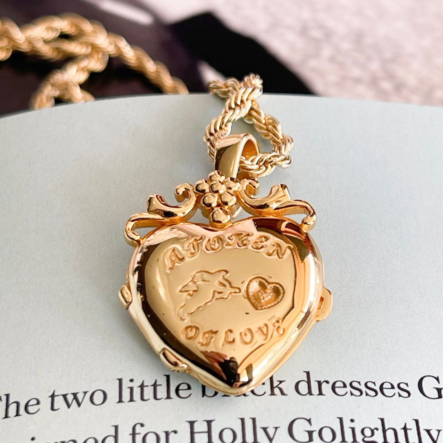 Natural Minimalist Heart and Floral Album Pendant Necklace with 18K Gold Plated Copper, Square Snap-Open Locket on Twisted Chain