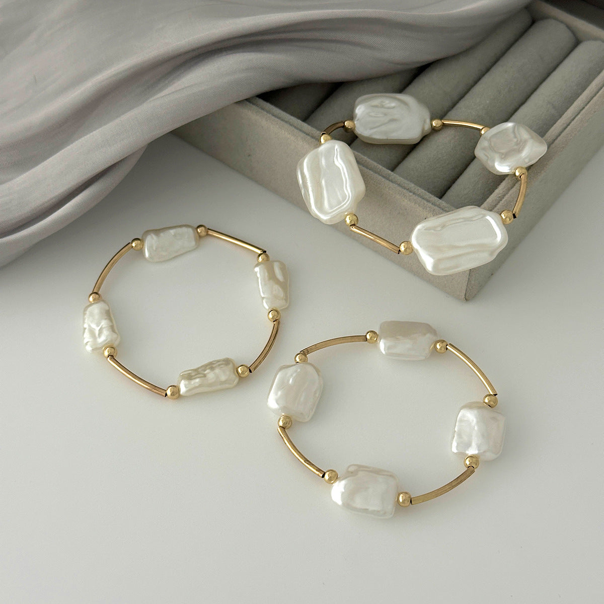 Baroque Vintage Geometric Oval Pearl Plated Bracelet for Women