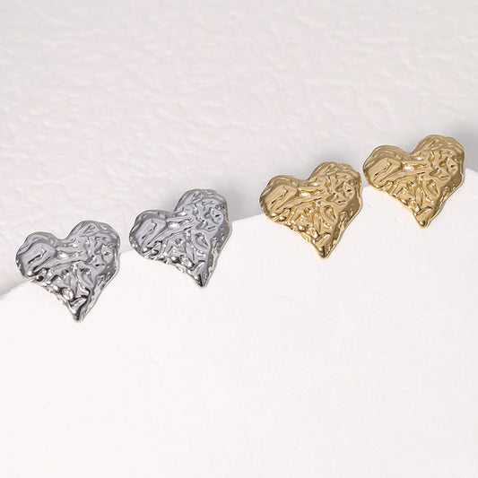 Orecchini a perno minimalisti da donna a forma di cuore in acciaio inossidabile con finitura placcata