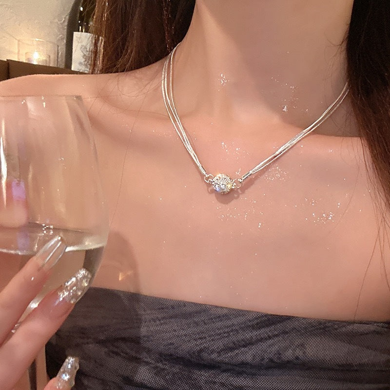 Collana Minimalista Geometrica da Donna in Acciaio al Titanio Magnetico con Strass, Finitura Placcata e Catena a Serpente