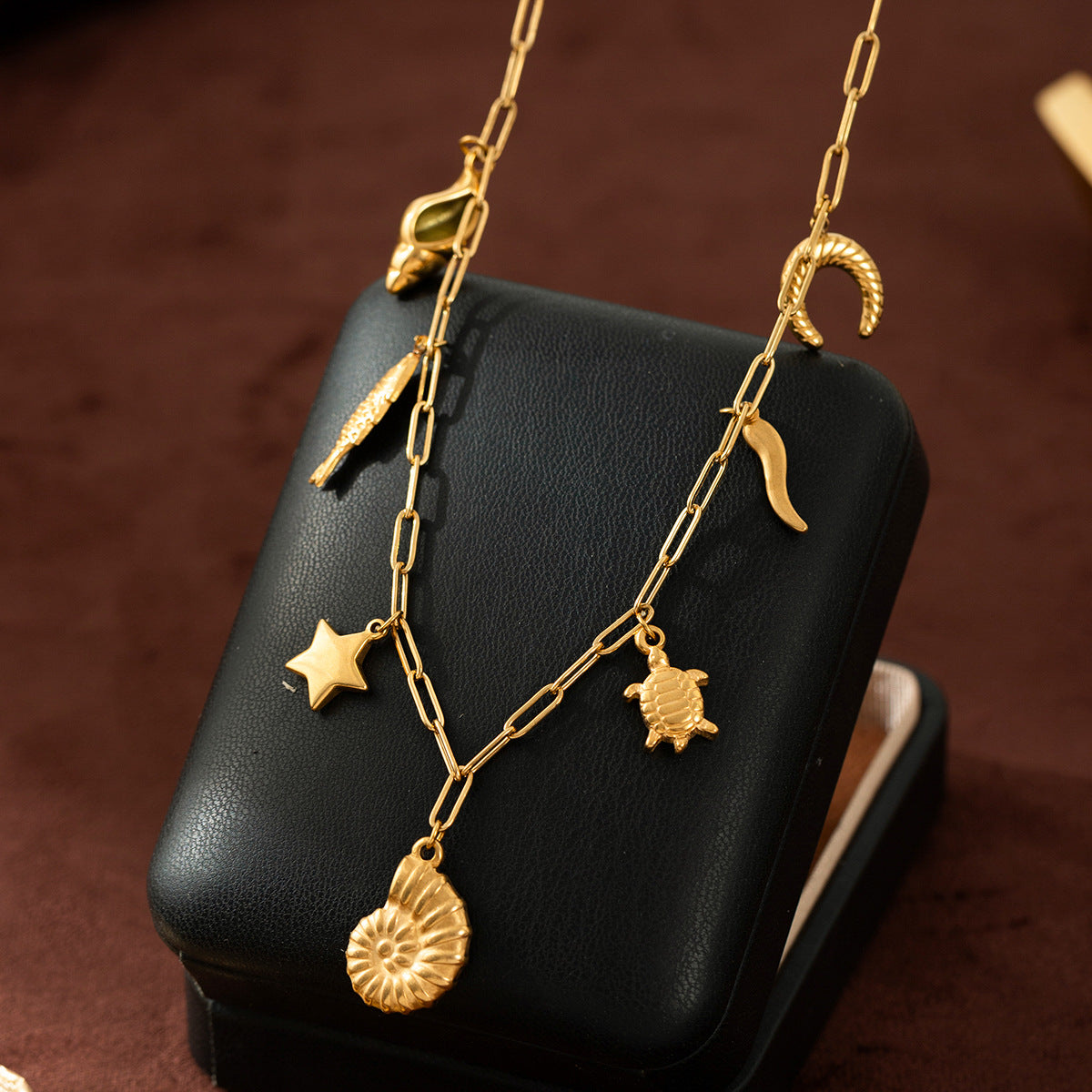 18K Gold Plated Stainless Steel Sea Turtle and Conch Shell Pendant Necklace for Unisex