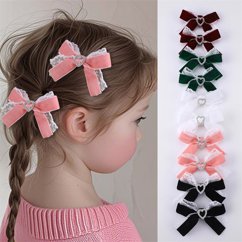Set di mollette per capelli da bambina in pizzo a forma di fiocco in stile naturale con cuore impreziosito da strass e design a becco d'anatra