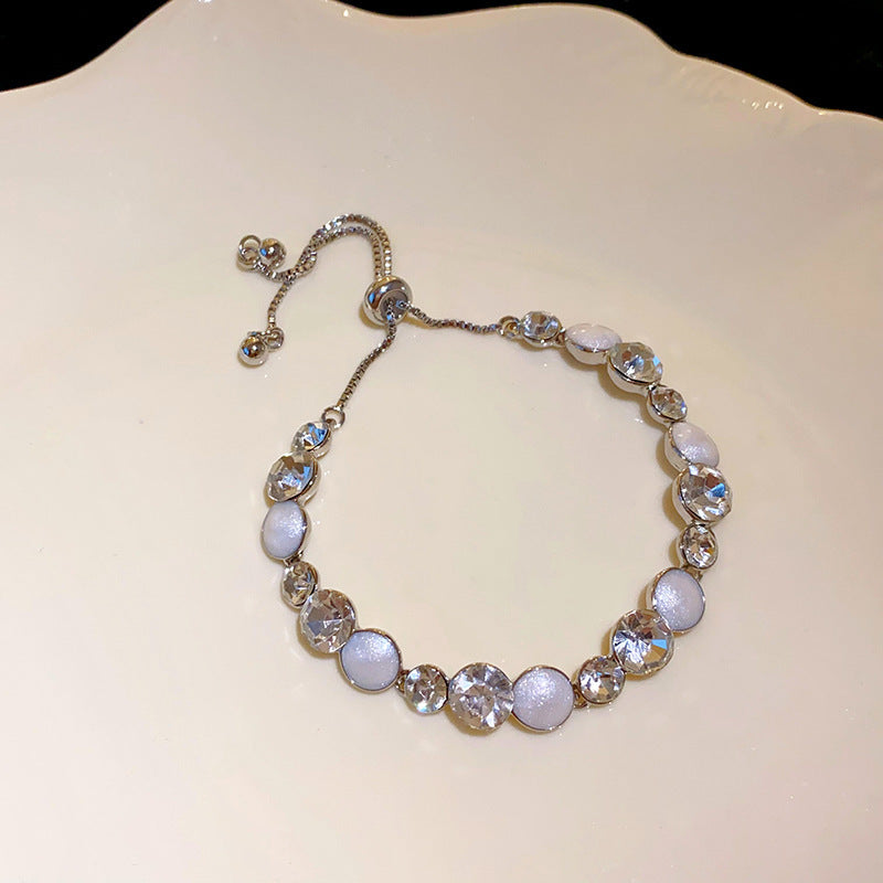 Elegant Heart-Shaped Gold-Plated Zirconia Bracelet for Women with Delicate Luxury Aesthetic