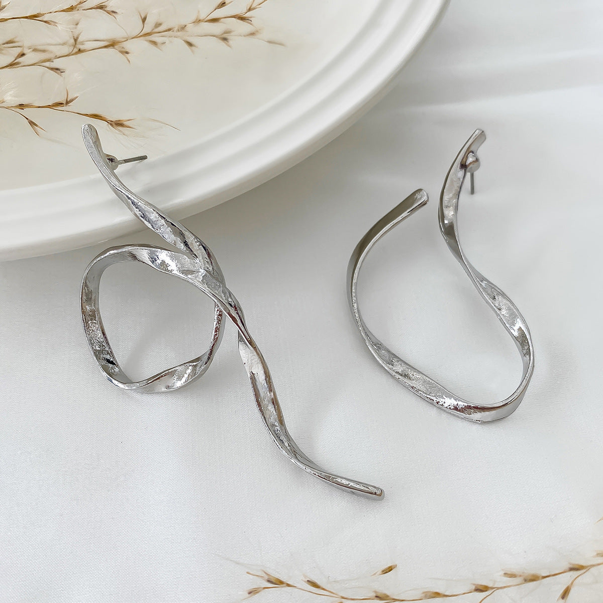 Minimalist Asymmetrical Geometric Long Dangle Earrings in Alloy with Electroplated Finish for Women