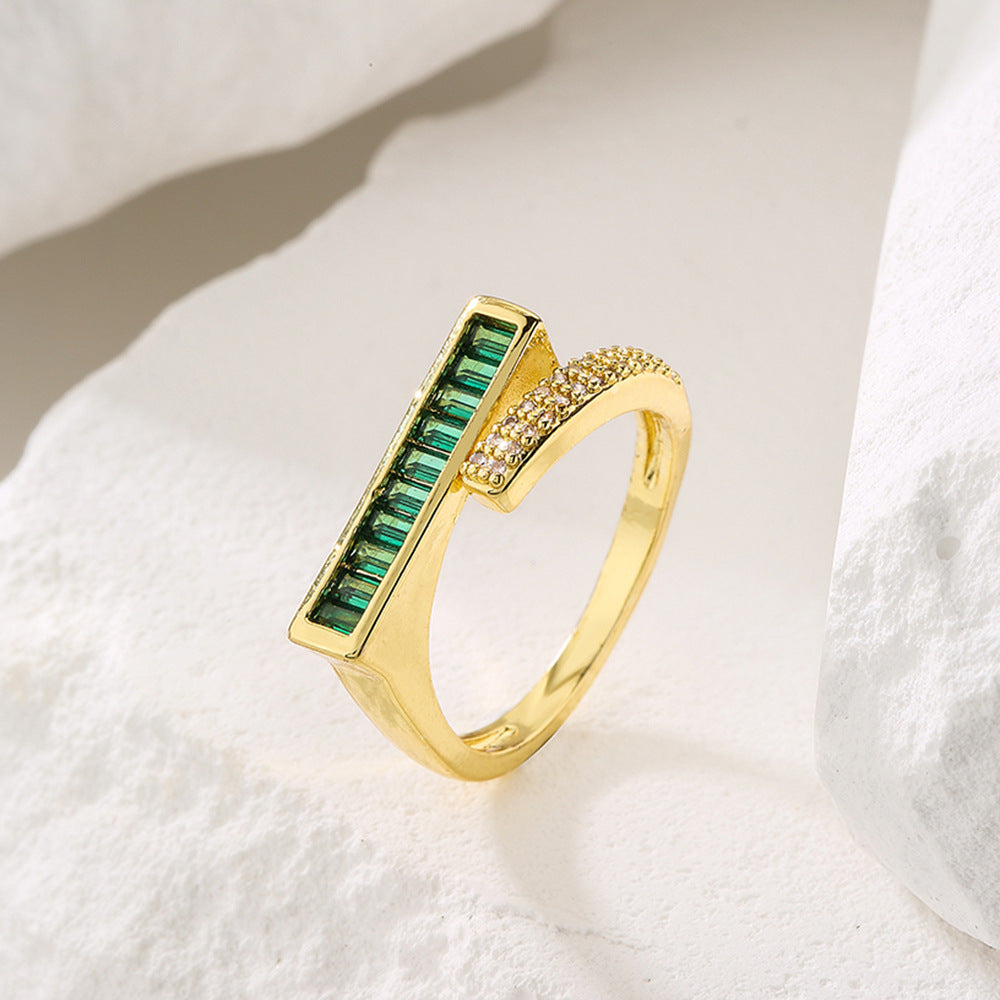 Anello da donna minimalista geometrico aperto in ottone con placcatura in oro 18 carati e intarsio in zircone