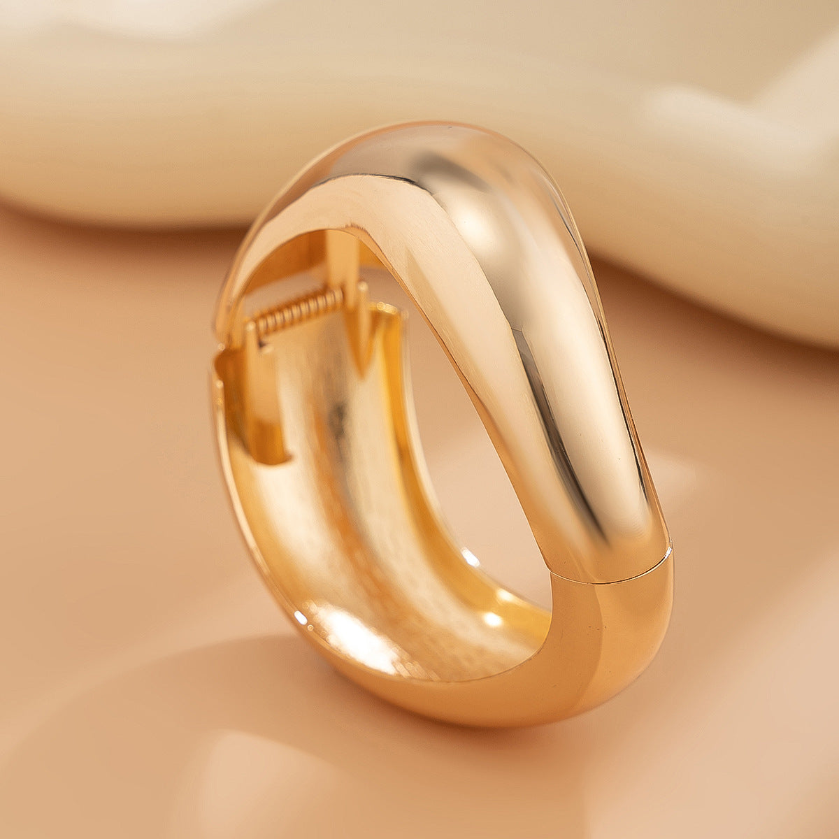 Luxury Elegant Irregular Pleated Zinc Alloy Plated Bracelet Set