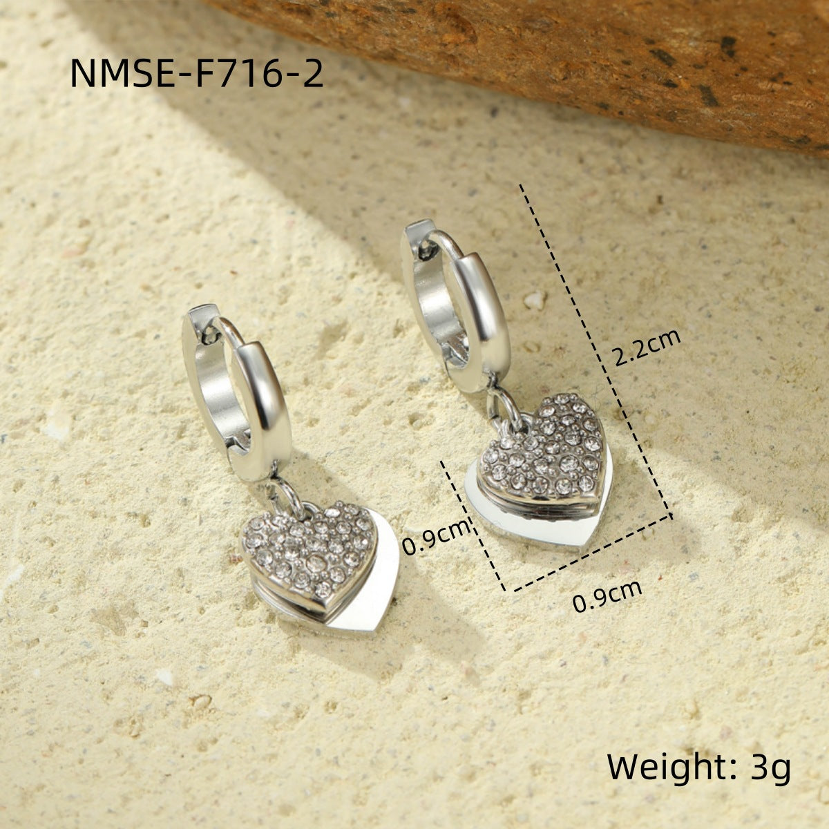 Orecchini a perno da donna in acciaio inossidabile a forma di cuore, minimalisti ed eleganti, con finitura placcata