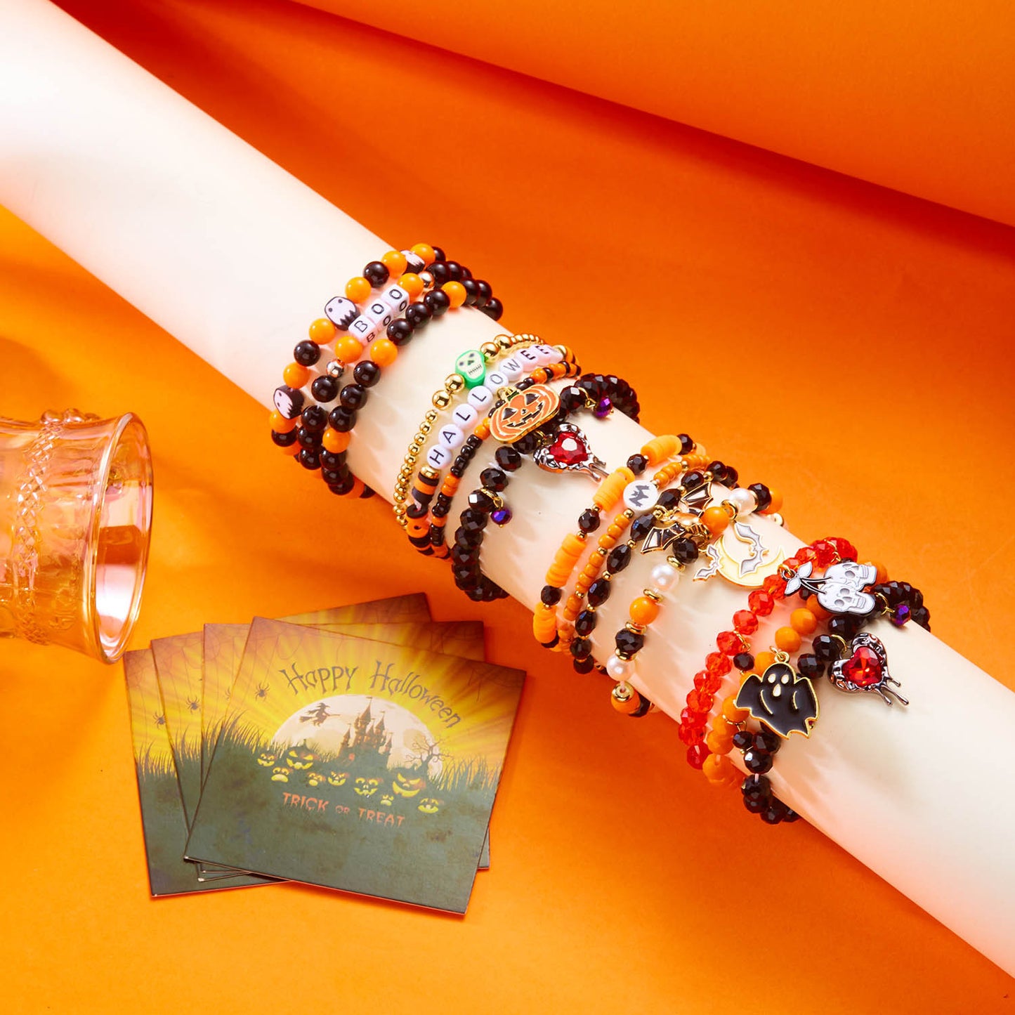 Juego de pulseras de murciélago fantasma de Halloween dulce-atrevido con abalorios de cristal de aleación para un accesorio de moda apilable