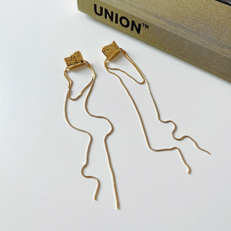 Pendientes Minimalistas de Borla para Mujer en Plata de Ley 925 con Detalles de Perlas en Cadenas Traseras