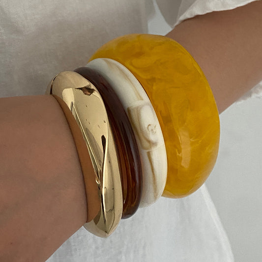 Bracciale Minimalista Geometrico in Resina e Metallo con Chiusura a Molla da Donna