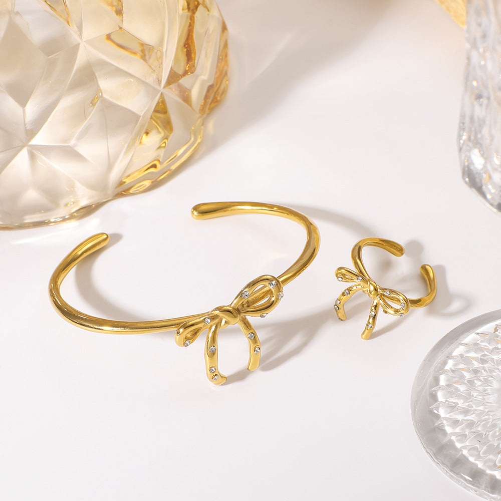 Set di bracciale e anello in acciaio inossidabile placcato a forma di fiocco a farfalla minimalista da donna