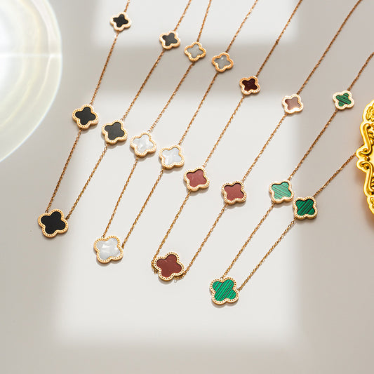 Collana da donna in acciaio al titanio con trifoglio geometrico placcato oro rosa 18 carati, stile lusso leggero