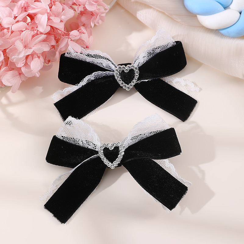 Set di mollette per capelli da bambina in pizzo a forma di fiocco in stile naturale con cuore impreziosito da strass e design a becco d'anatra