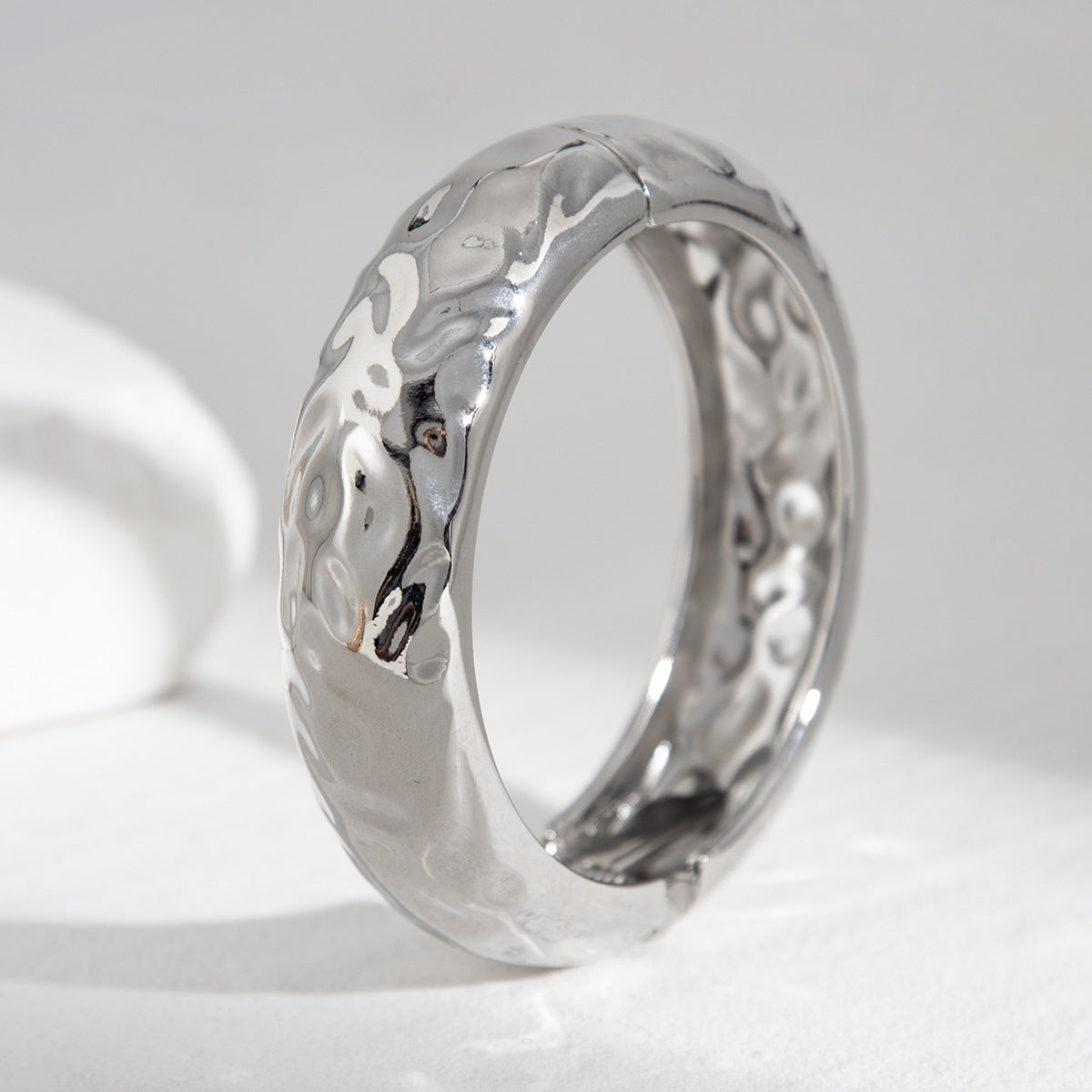 Exaggerated Leaf Striped Geometric Zinc Alloy Plated Open Cuff Bracelet