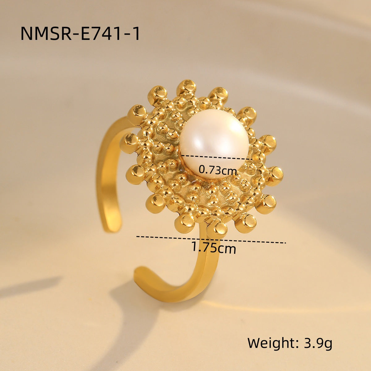 Anillo de Acero Inoxidable con Perlas y Flores de Estilo Lujoso para Mujer con Acabado Chapado y Banda Ajustable