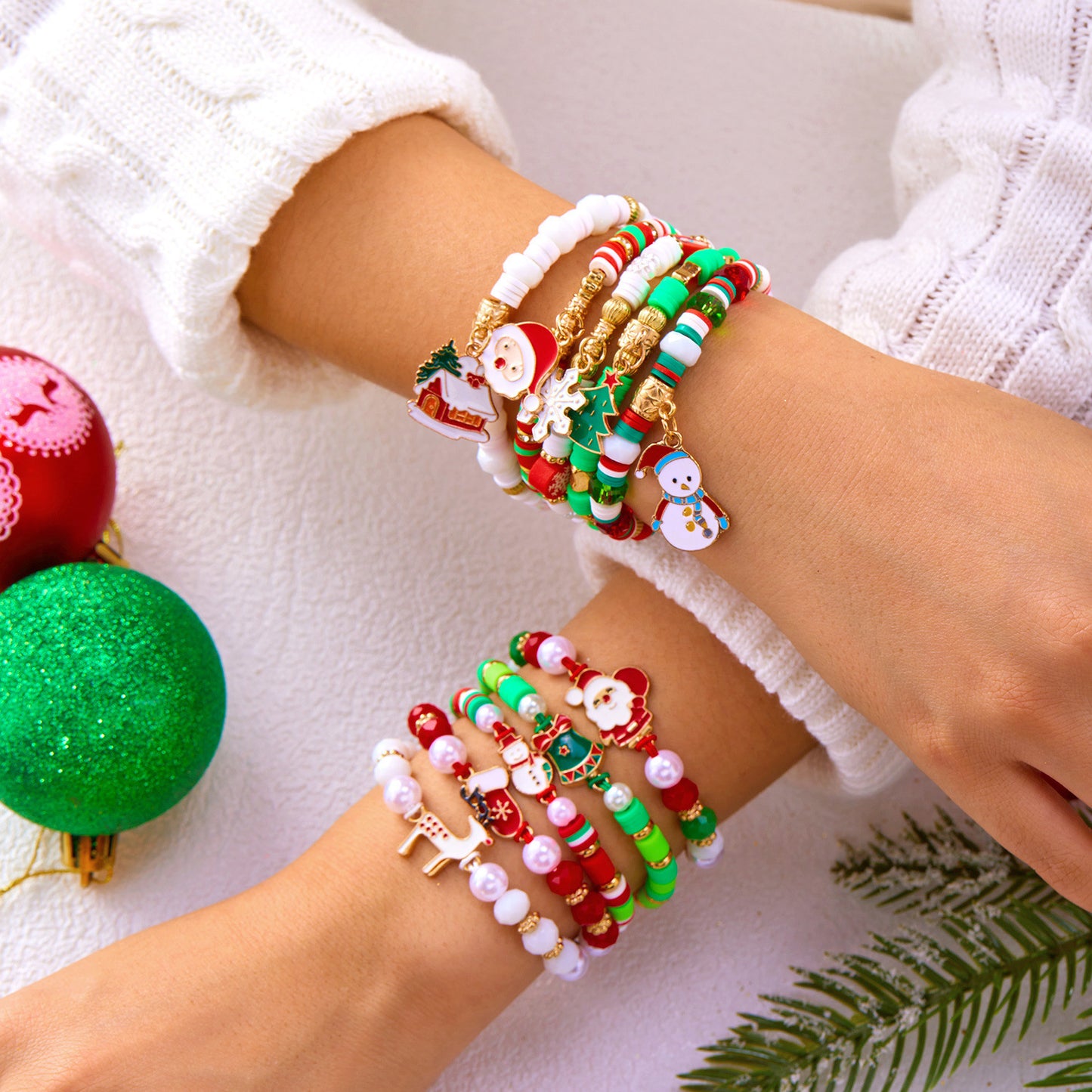 Juego de pulseras trenzadas a mano con temática navideña con dijes de Papá Noel, copo de nieve y reno de aleación de zinc, joyería unisex para fiestas.