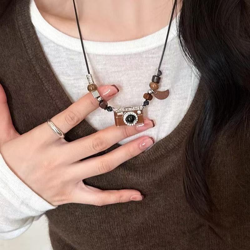 Collana con Ciondolo Vintage a Occhio di Tigre Geometrico Placcata Oro 18K Lunga per Maglione da Donna