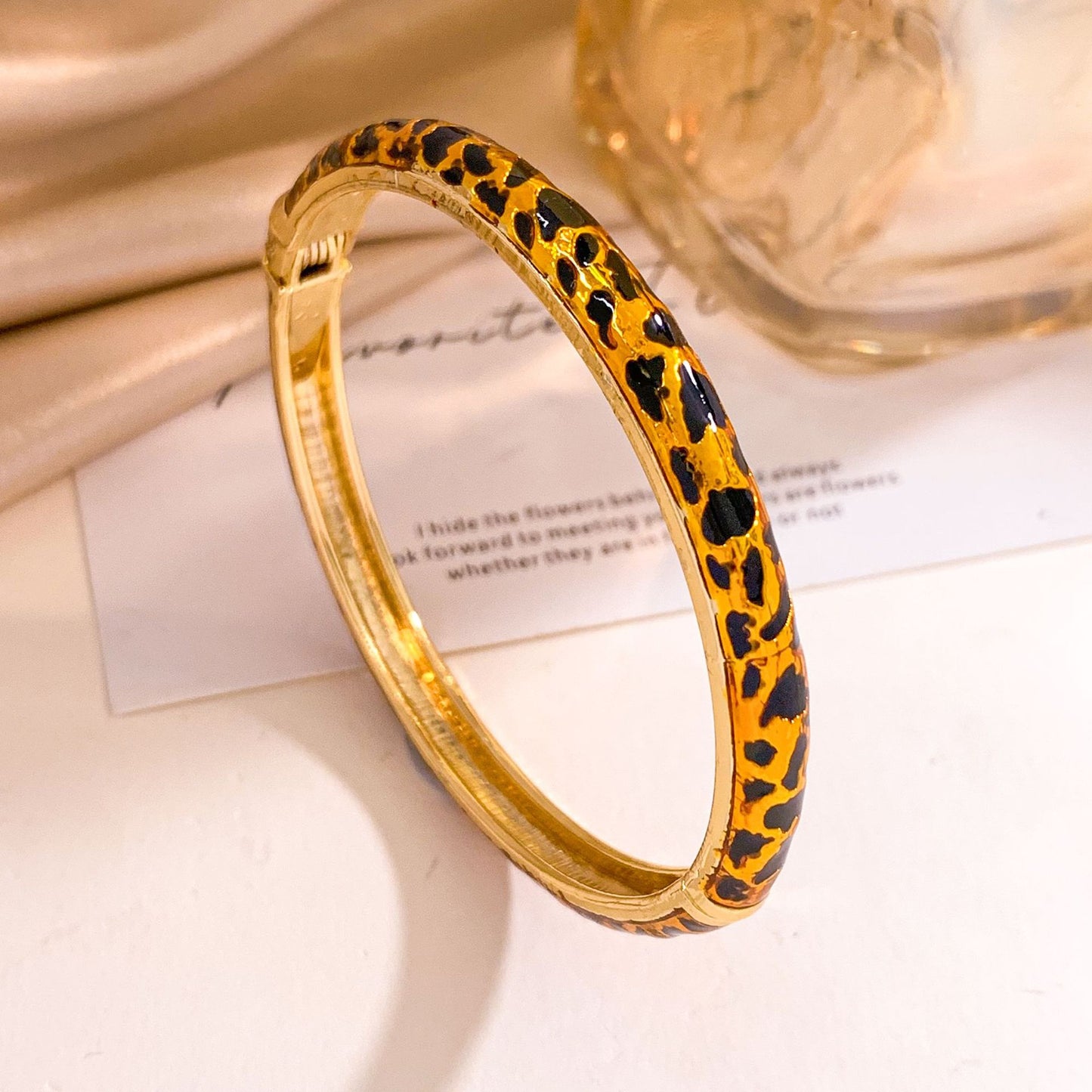 Minimalist Luxury Leopard Print Geometric Alloy Inlaid Rhinestone Open Cuff Bracelet