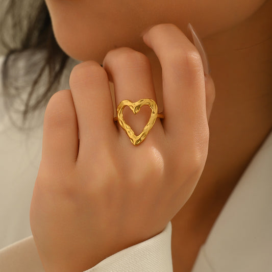 Anillo de Aleación con Corazón Geométrico para Mujer con Acabado Chapado, Accesorio de Moda Minimalista