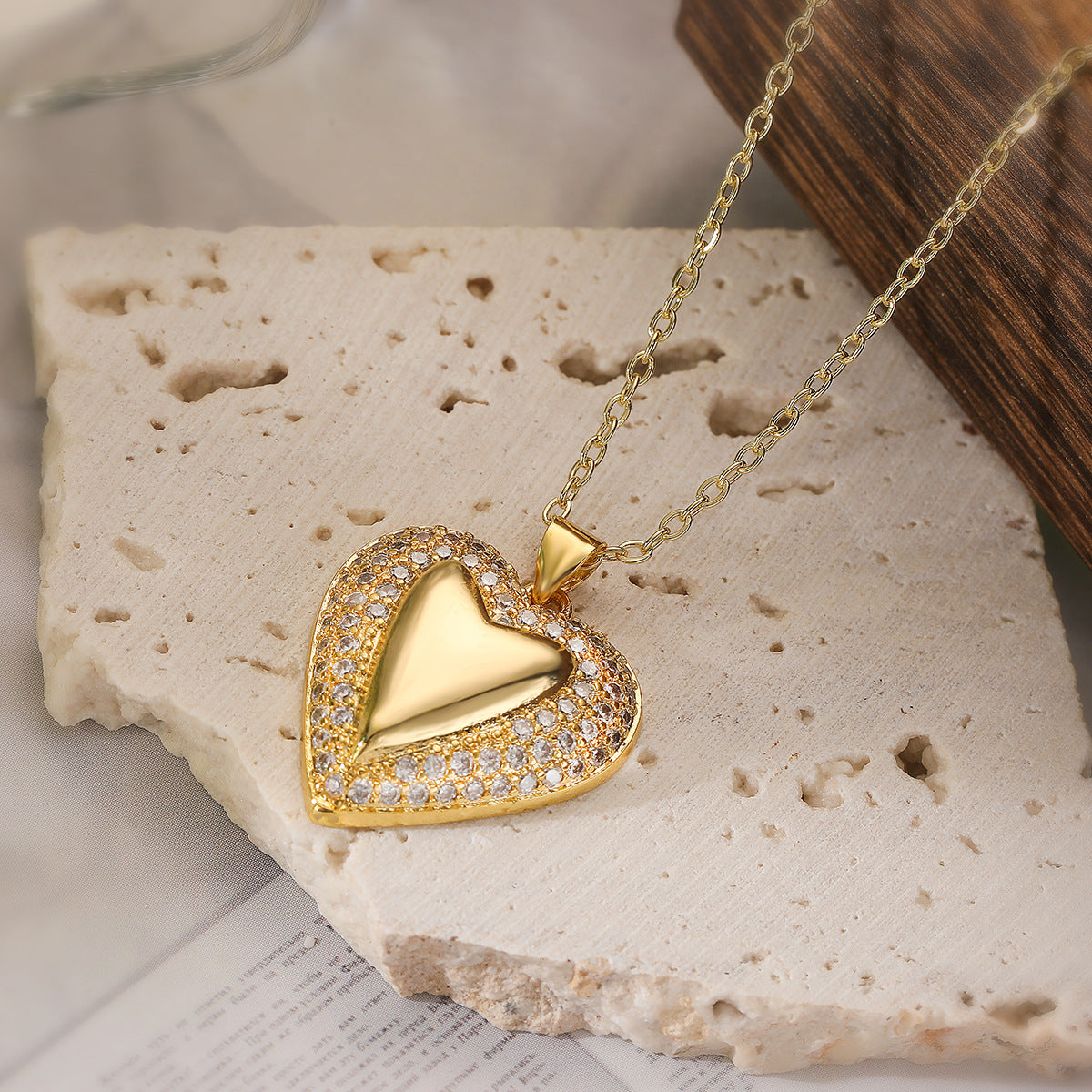 Minimalist Heart-Shaped Copper Pendant Necklace with Gold Plating and Zircon for Women
