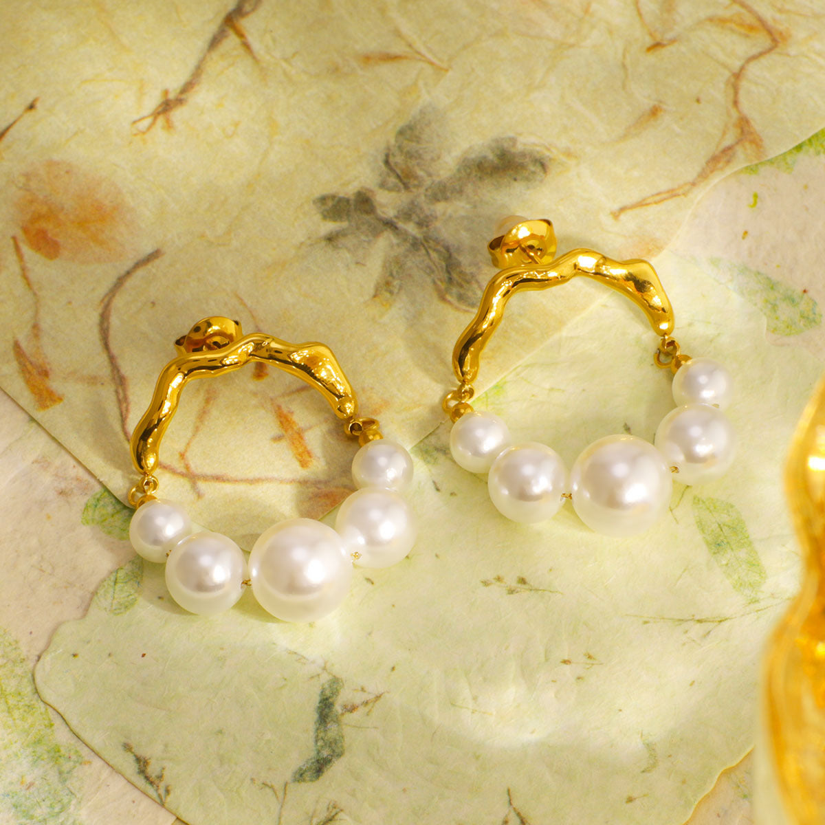 Orecchini minimalisti geometrici in acciaio inossidabile con perle, placcati sottovuoto in oro 18 carati da donna
