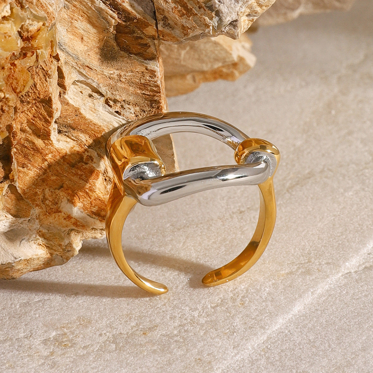 Anello a Lettera Minimalista in Acciaio Inossidabile Placcato Oro e Argento da Donna