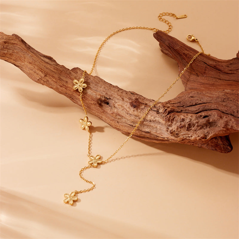Collana Minimalista con Ciondolo a Fiore in Acciaio Inossidabile con Catena a Scatola