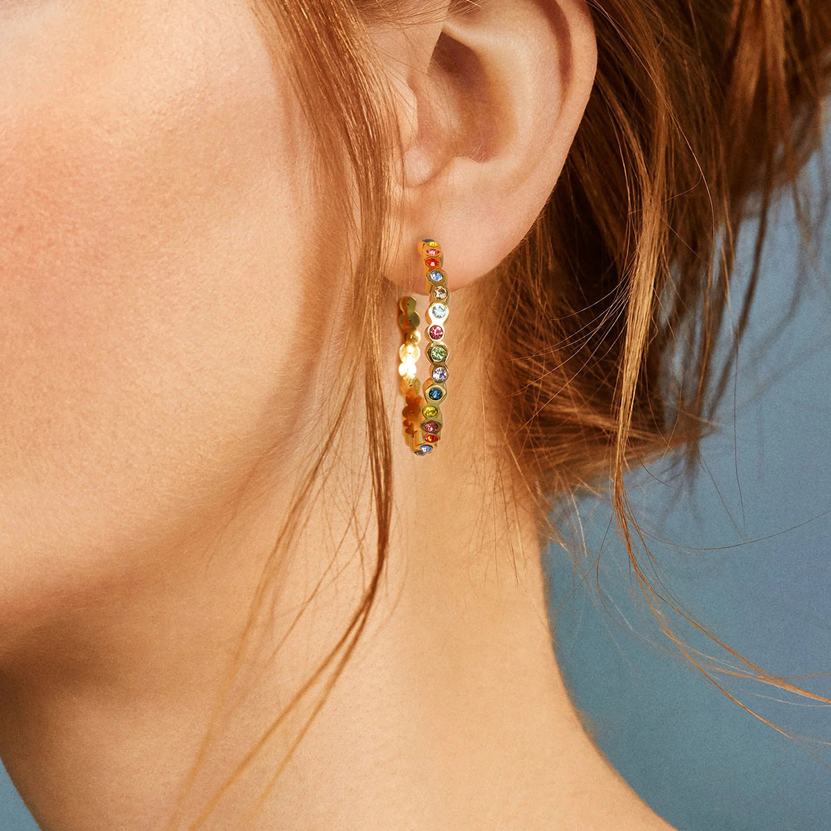 Minimalist Round Stainless Steel Hoop Earrings with 18K Gold Plating and Colorful Rhinestone Inlay