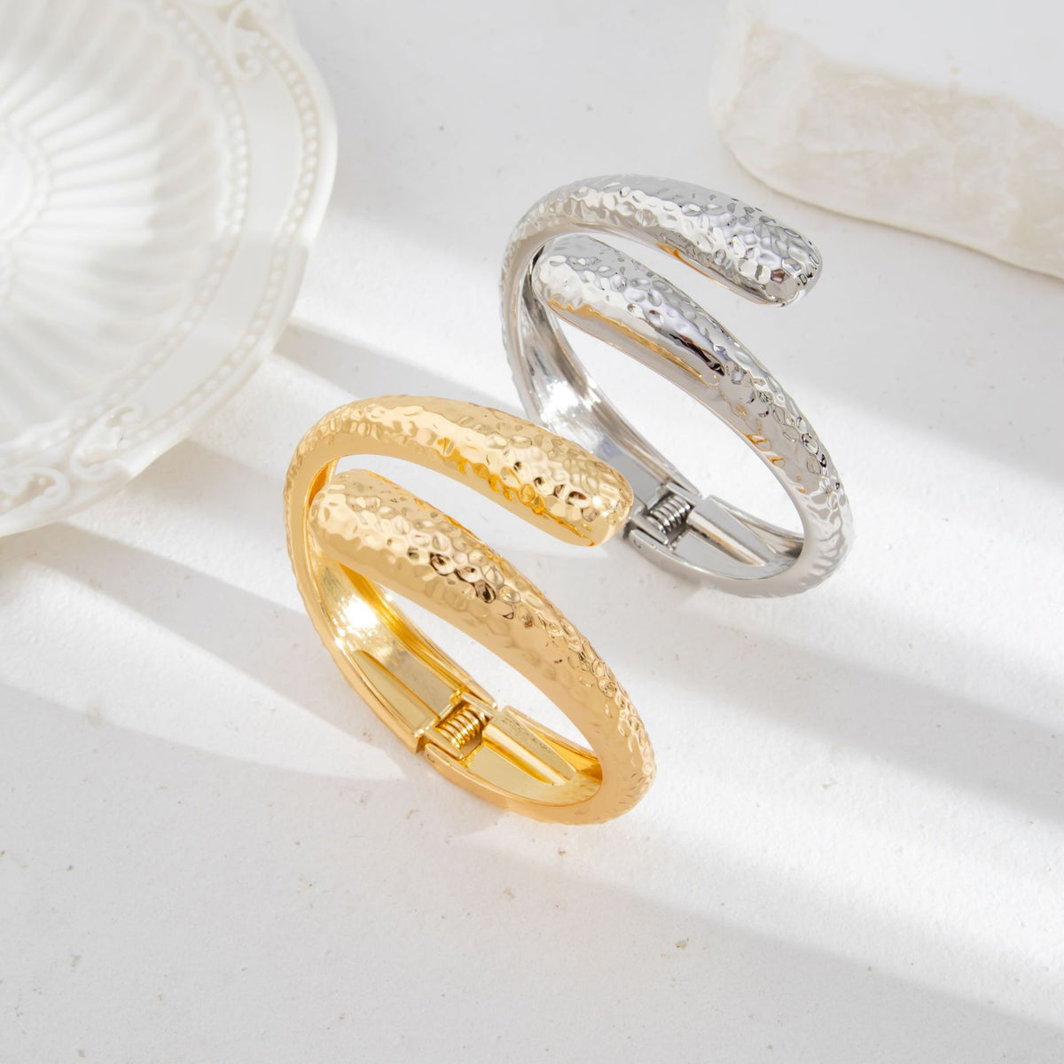 Minimalist Plated Zinc Alloy Hammered Open Spring Cuff Bracelet for Women