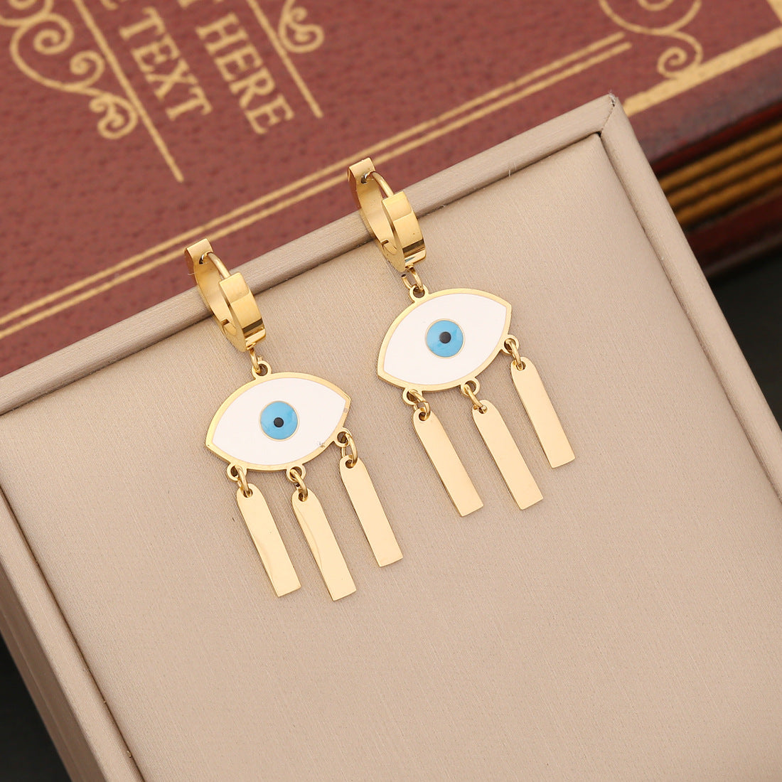 Minimalist Eye Pendant Necklace in Stainless Steel with Electroplating - Flat Snake Chain Collarbone Jewelry for Women