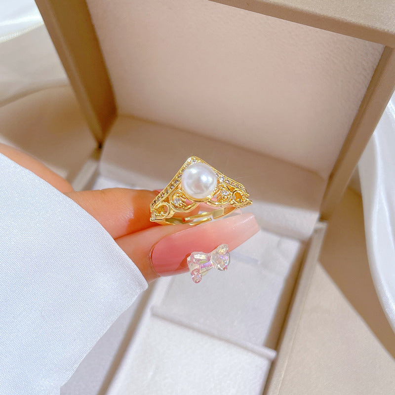 Anello da donna regolabile alla moda in ottone cavo placcato oro a forma di corona in stile cartone animato