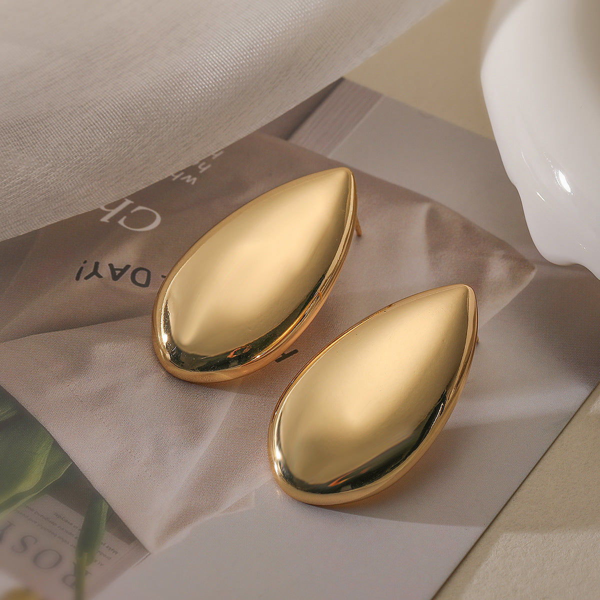 Orecchini Pendenti Geometrici Minimalisti da Donna in Rame con Placcatura Oro, Orecchini a Perno di Alta Moda
