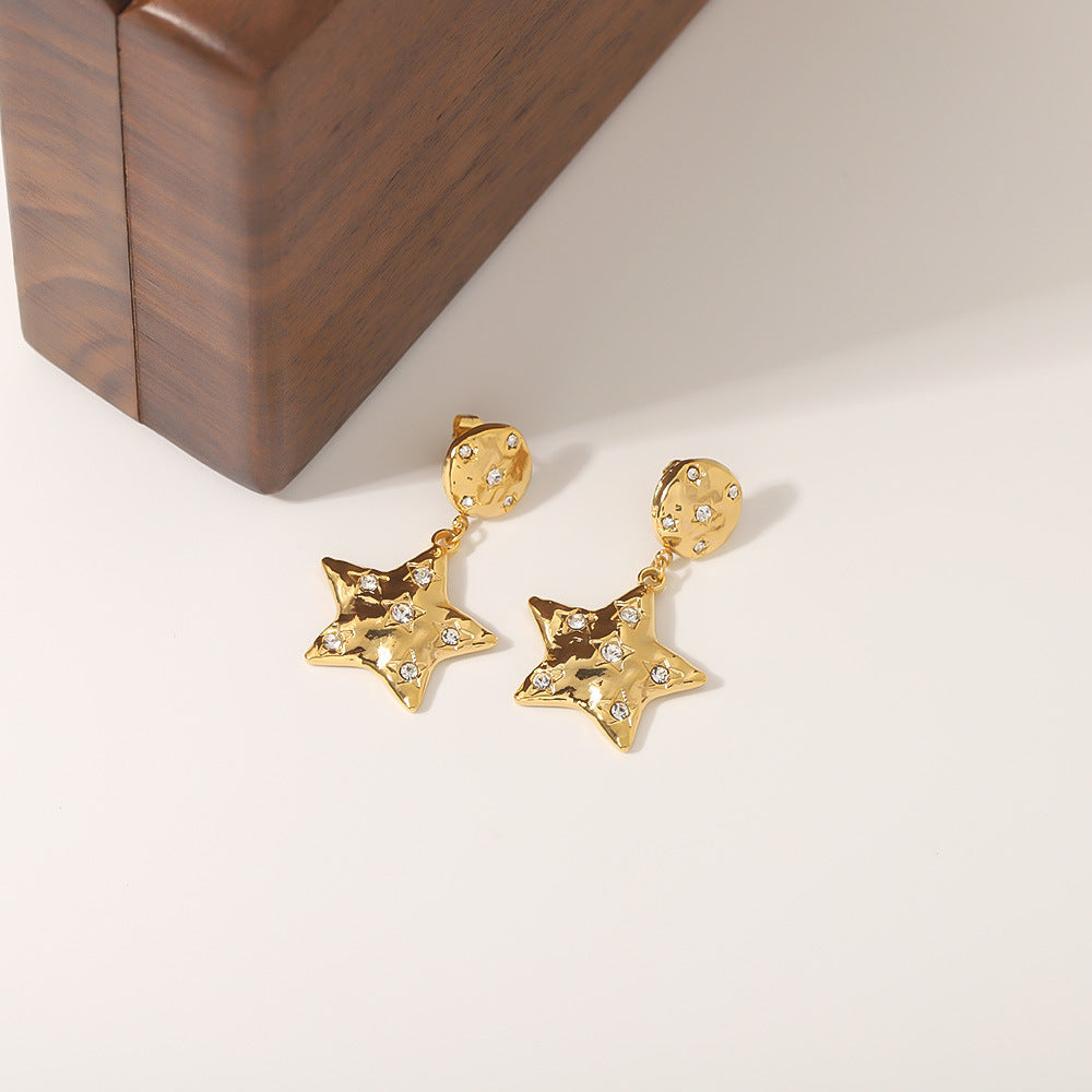 Orecchini minimalisti a forma di stella in acciaio al titanio con intarsio di strass e placcatura sottovuoto in oro 18 carati da donna