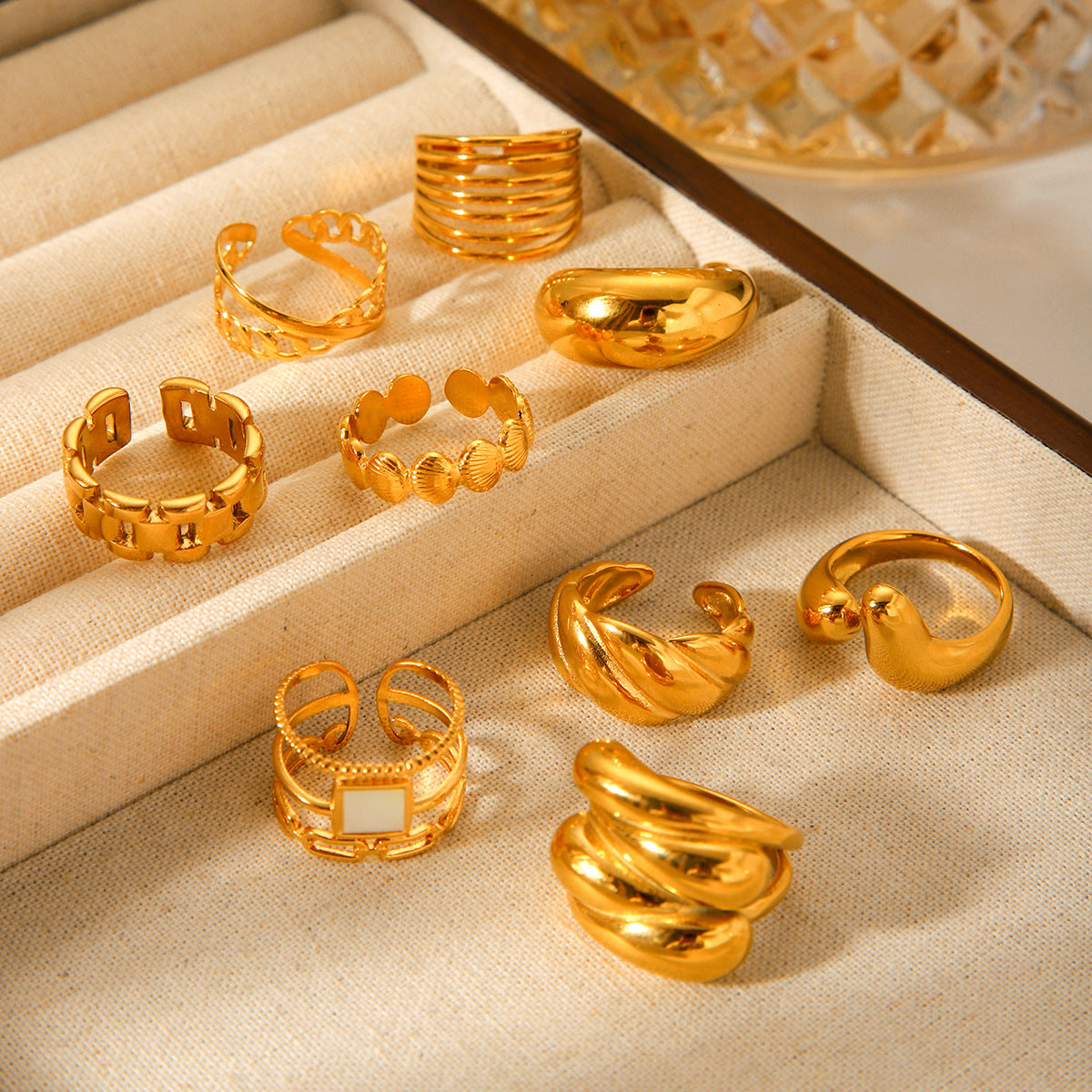 Anello Aperto Geometrico in Acciaio Inossidabile da Donna con Finitura Premium in Acciaio al Titanio, Ipoallergenico e Resistente allo Sbiadimento