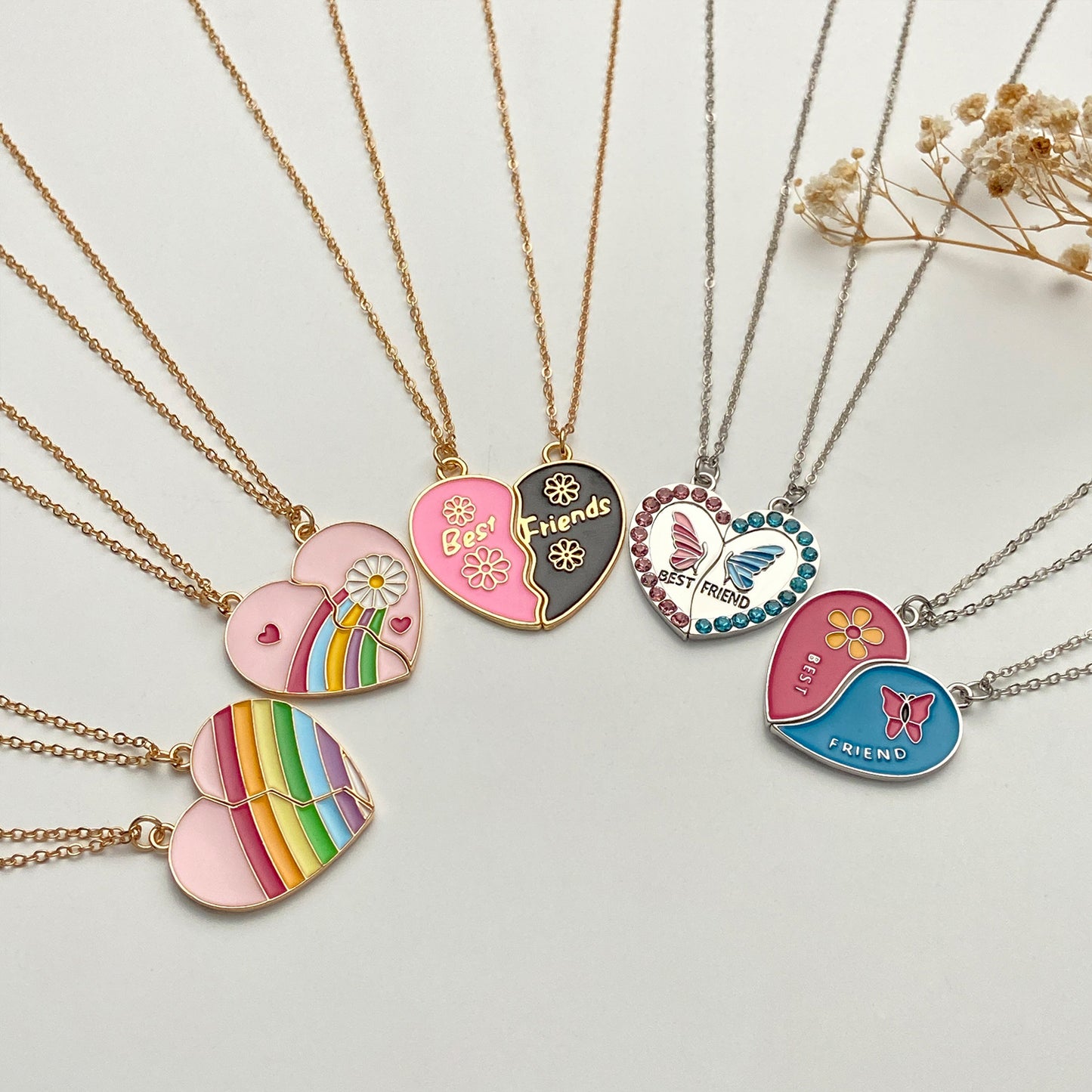 Collana da donna placcata in lega di zinco con cuore geometrico arcobaleno