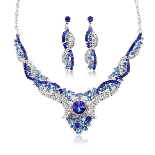 Fashion OL Style Circle and Medal Pendant Necklace Set with Alloy Chain and Electroplated Finish for Women